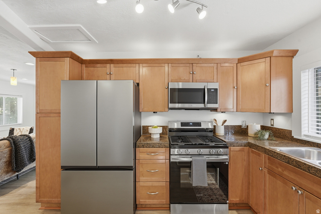 724 E BROWNING Salt Lake City, UT 84105
