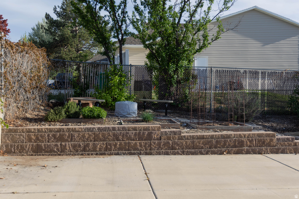 218 E GOLDEN WILLOW CIR Sandy, UT 84070