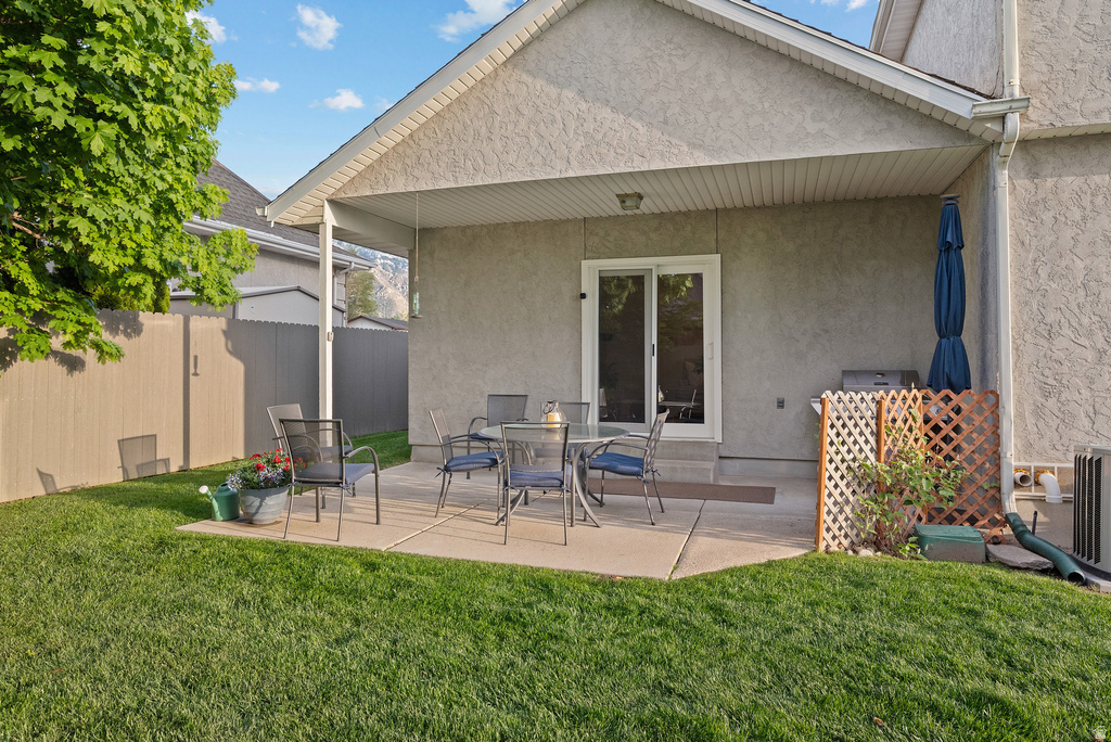 2247 E WILLOW HILLS DR Sandy, UT 84093