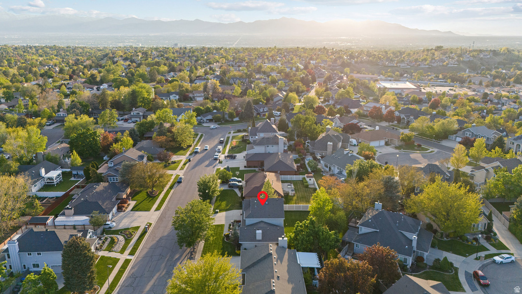 2247 E WILLOW HILLS DR Sandy, UT 84093