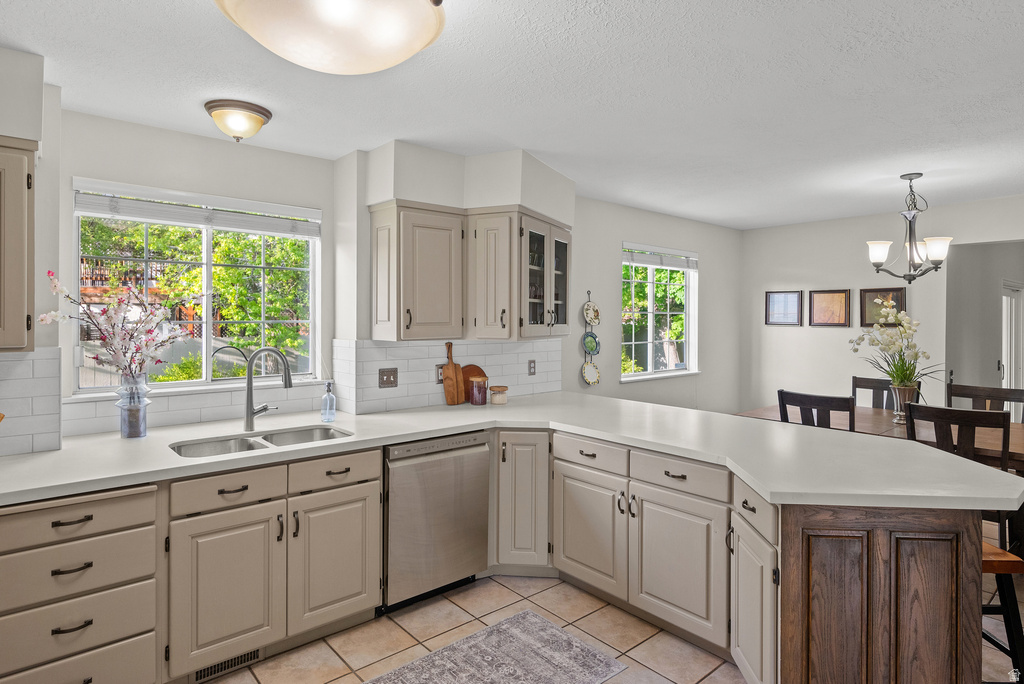 2247 E WILLOW HILLS DR Sandy, UT 84093