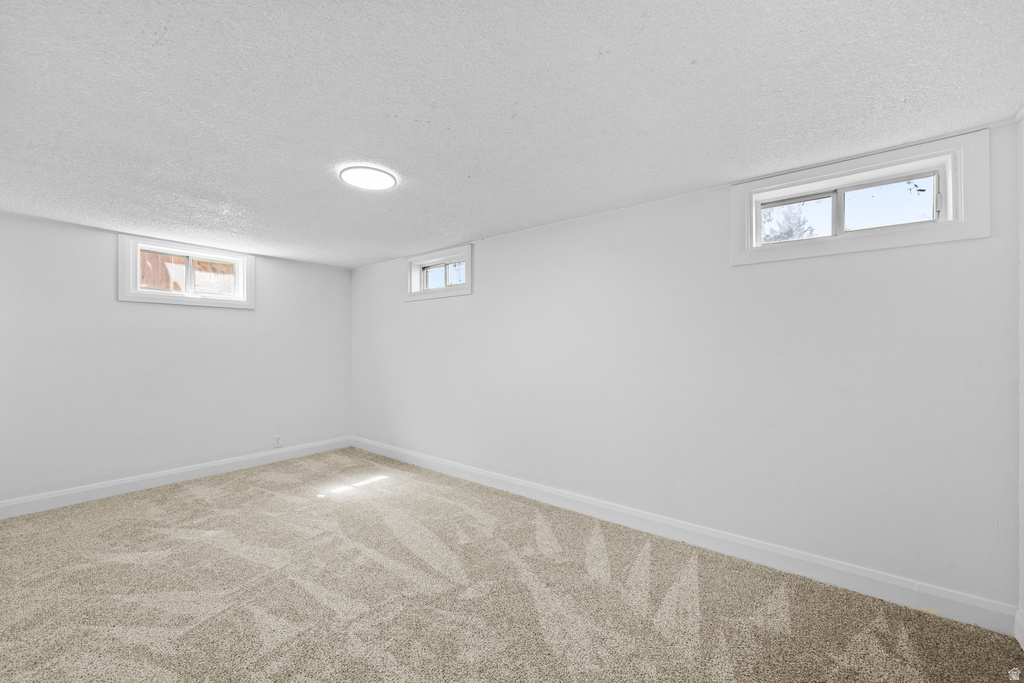 2267 W 4350 S Roy, UT 84067