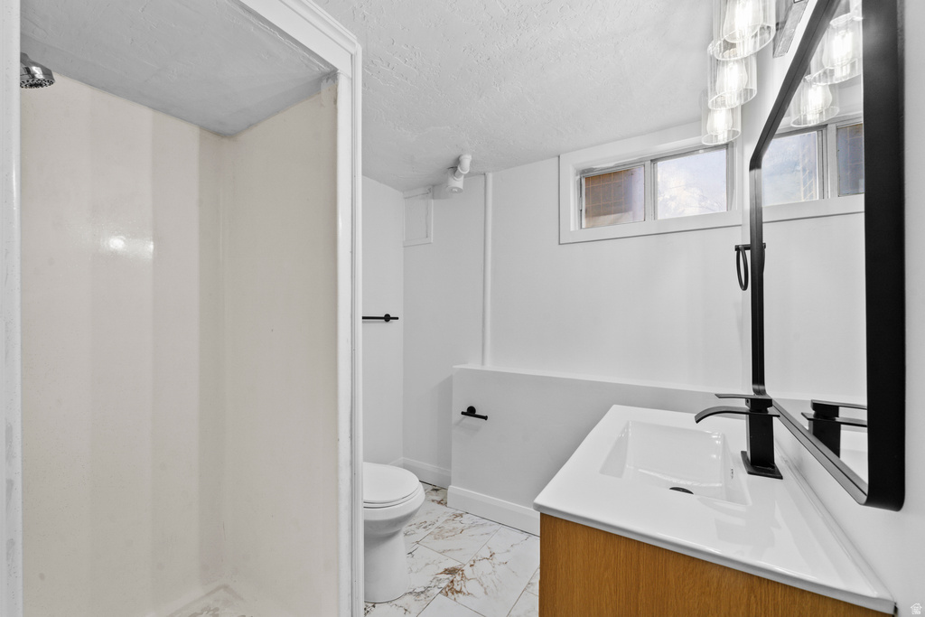 2267 W 4350 S Roy, UT 84067