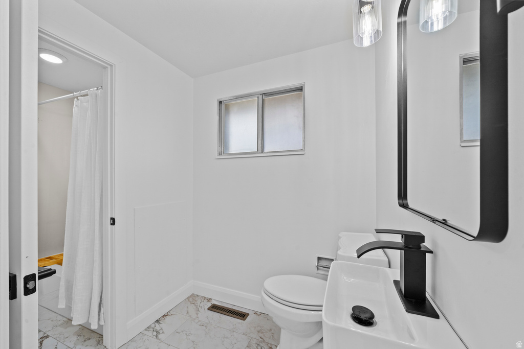 2267 W 4350 S Roy, UT 84067