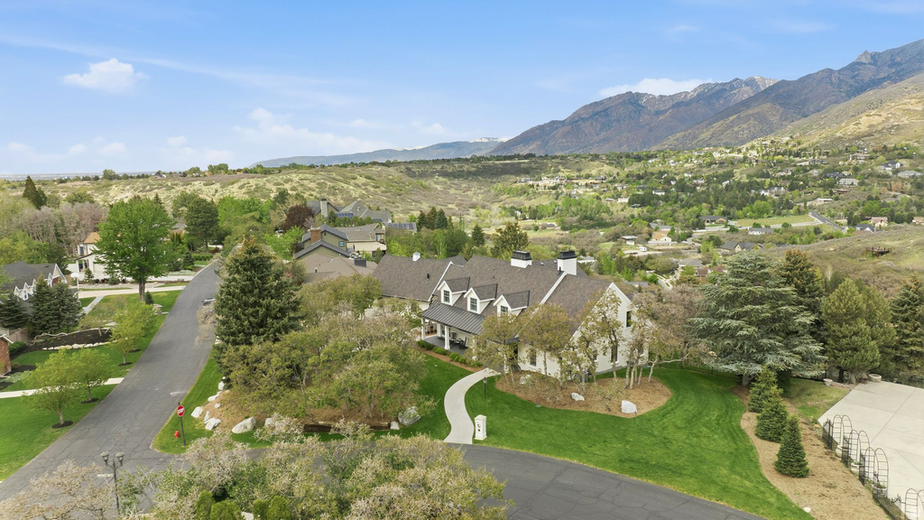12 NORTHRIDGE LN Sandy, UT 84092