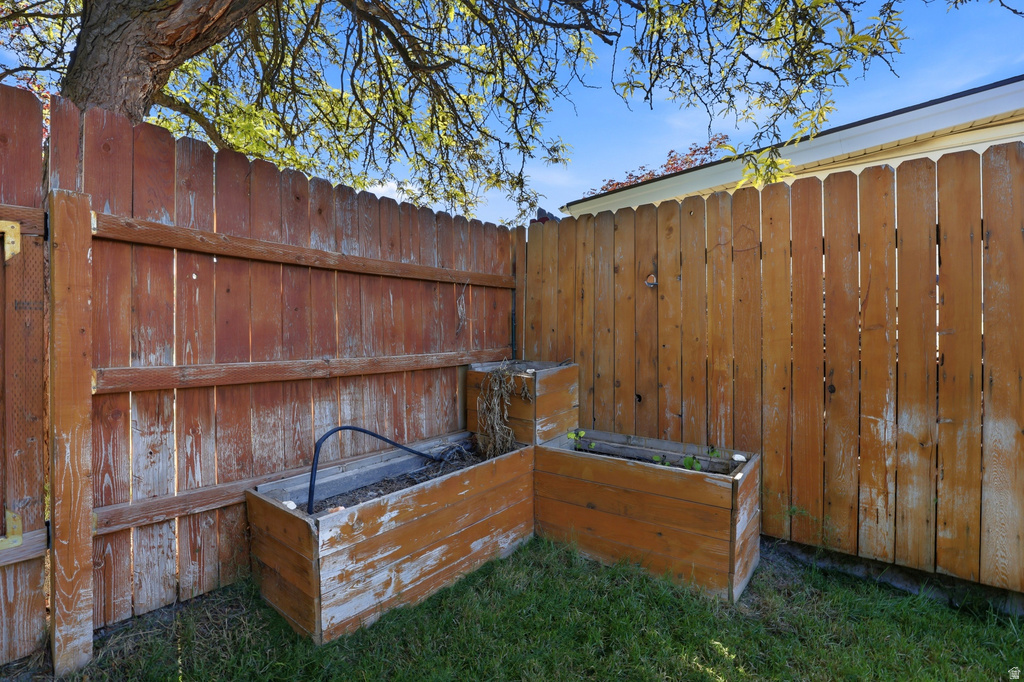 535 W SPACERAMA DR Murray, UT 84123