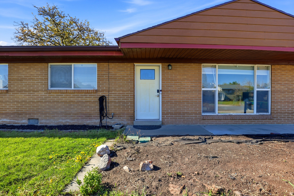 535 W SPACERAMA DR Murray, UT 84123