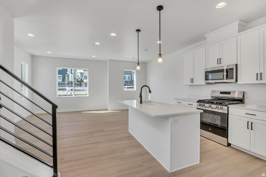 6880 S MOUNT BERRY RD #410 West Jordan, UT 84081
