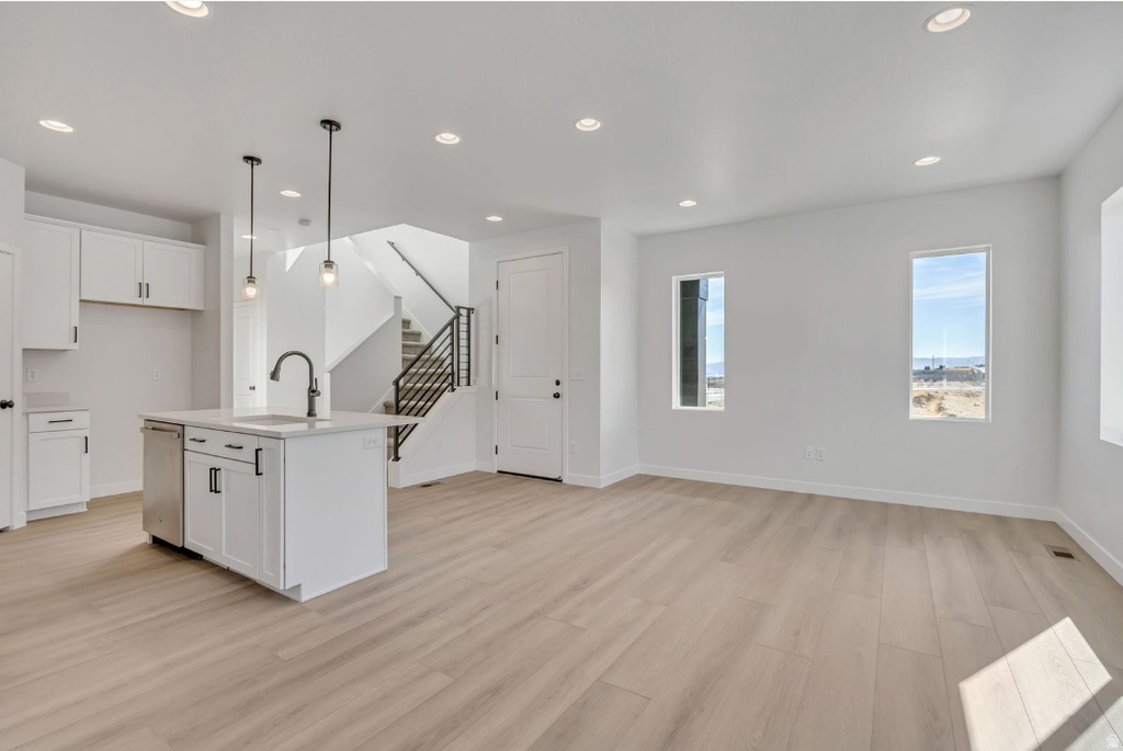 6880 S MOUNT BERRY RD #410 West Jordan, UT 84081