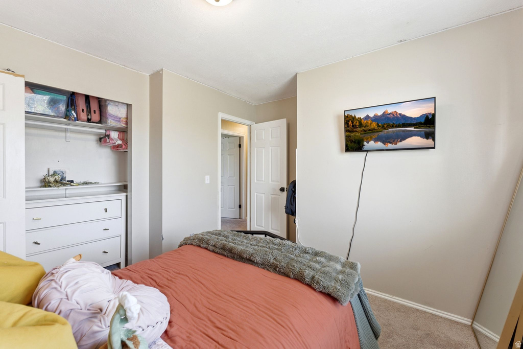 5372 W TICKLEGRASS RD West Jordan, UT 84081