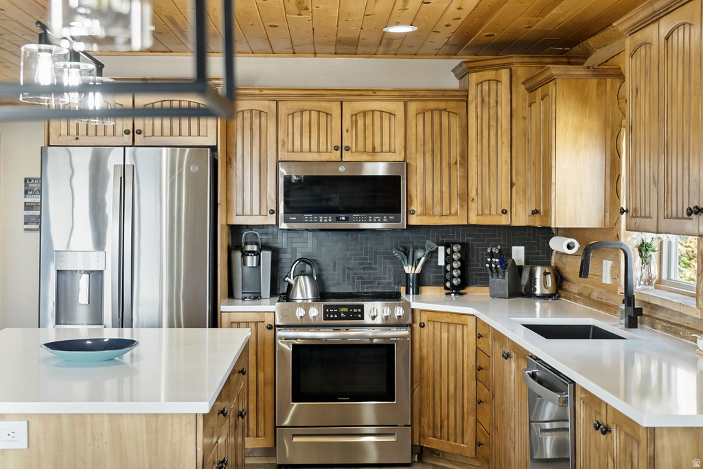 745 N CAMBRY DR Garden City, UT 84028
