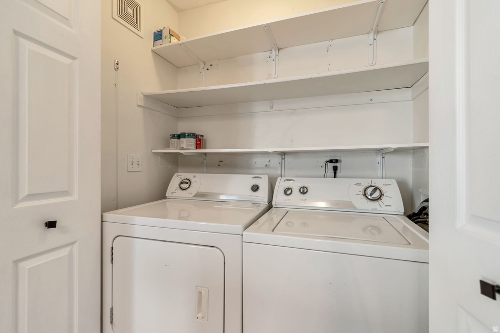 9215 S JEFFERSON CV Sandy, UT 84070