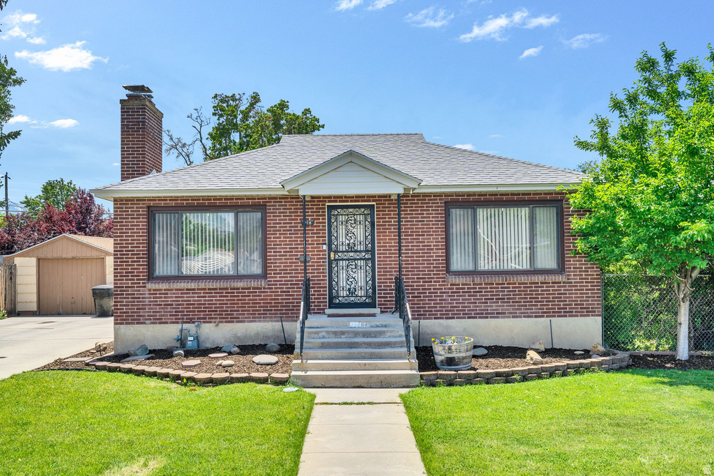 718 E ELGIN AVE photo 2