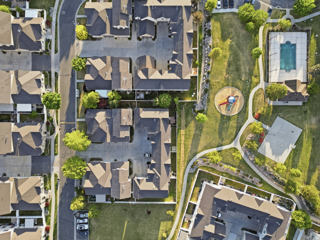 1592 W WYNVIEW LN South Jordan, UT 84095