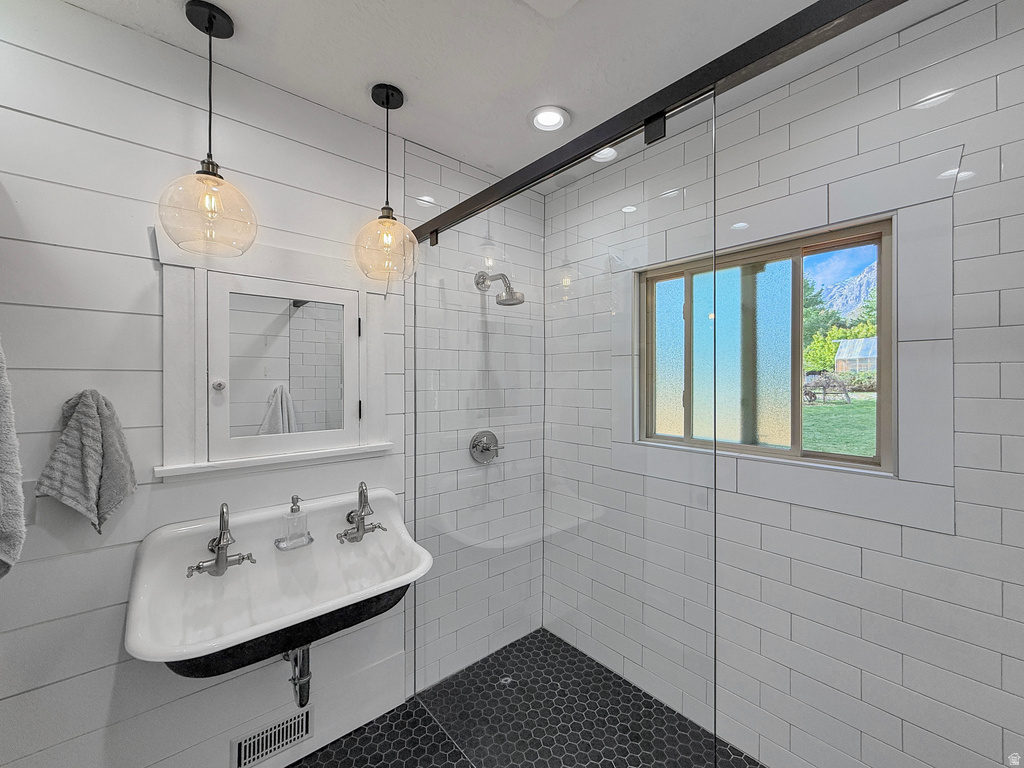 684 E 2650 N North Ogden, UT 84414