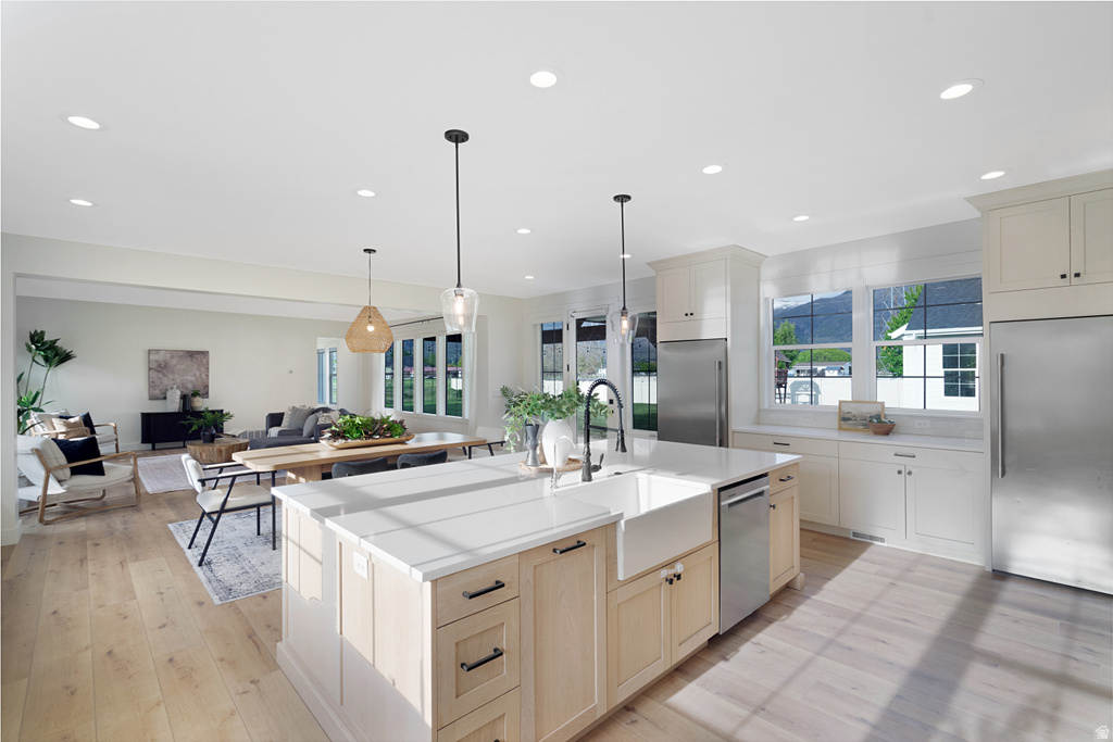 1952 COMANCHE CIR Farmington, UT 84025