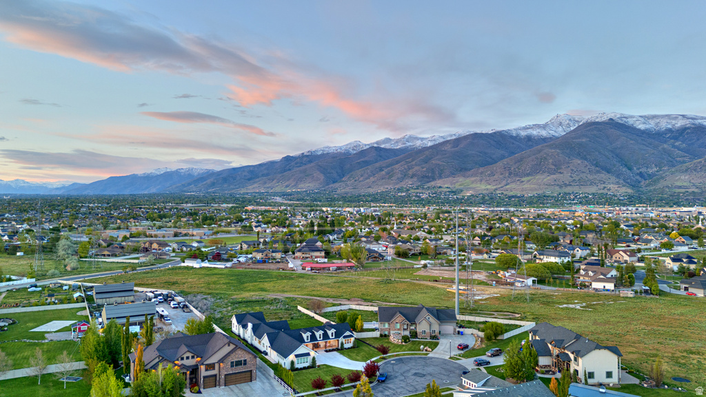 1952 COMANCHE CIR Farmington, UT 84025