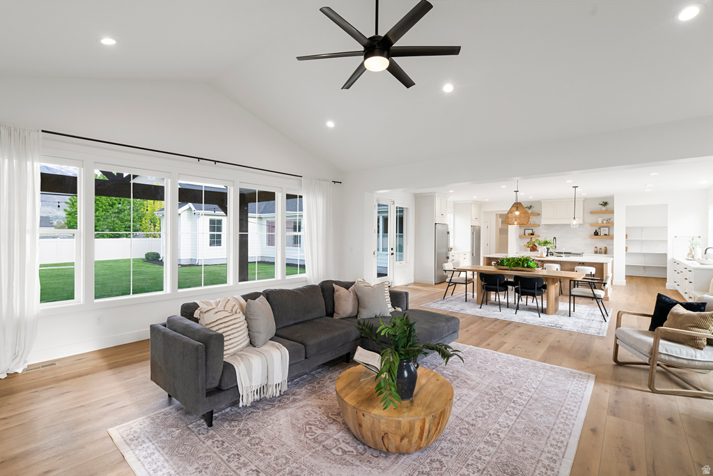 1952 COMANCHE CIR Farmington, UT 84025