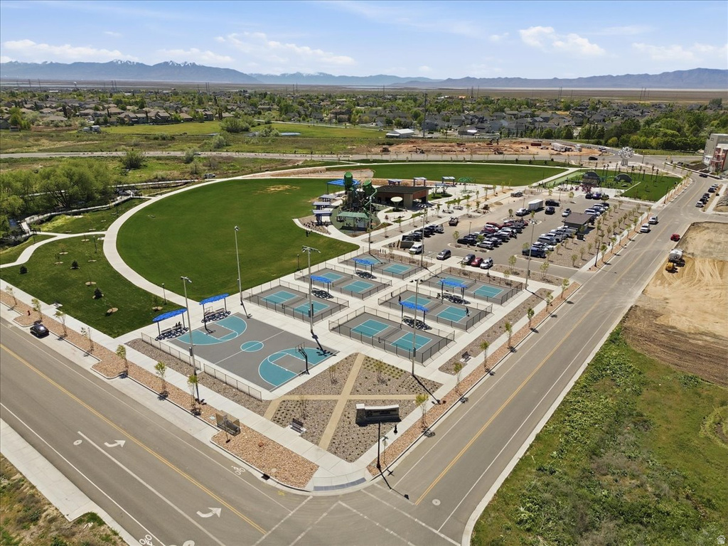 1692 W SPRING MEADOW LN Farmington, UT 84025