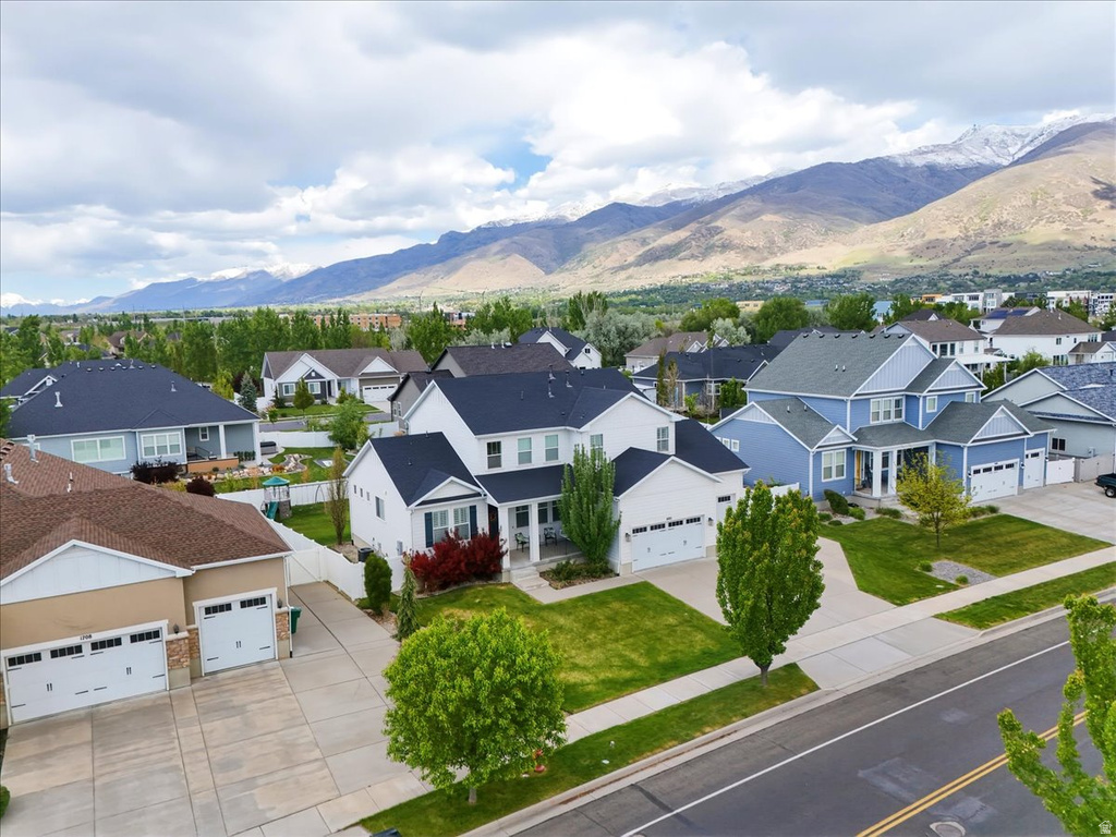 1692 W SPRING MEADOW LN Farmington, UT 84025
