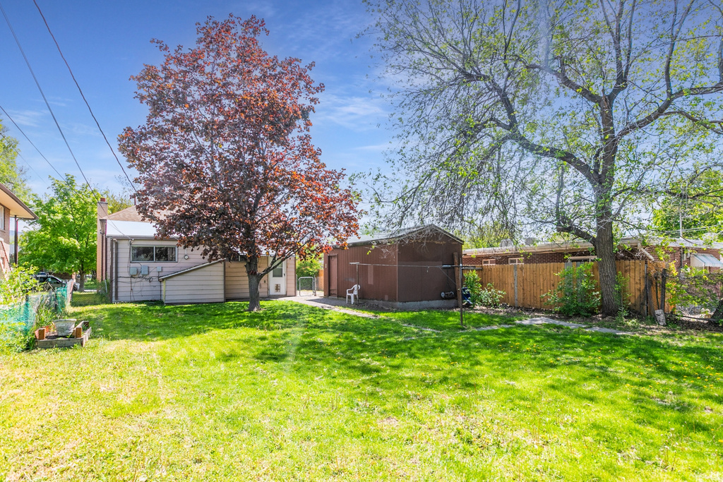 2548 PARK ST Salt Lake City, UT 84106