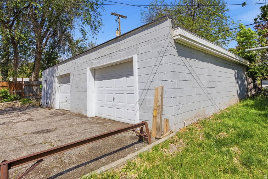 557 E SHERMAN AVE Salt Lake City, UT 84105