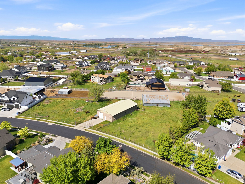 1695 N OLSEN WAY West Bountiful, UT 84087