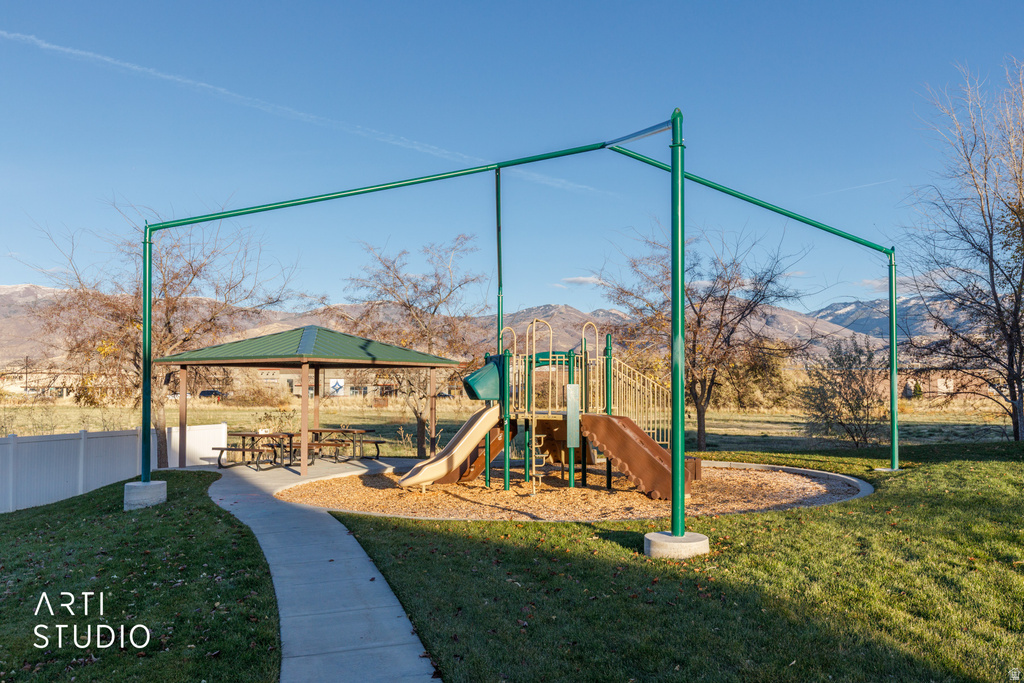 1281 S MOUNTAIN CREST DRIVE DR Woods Cross, UT 84087