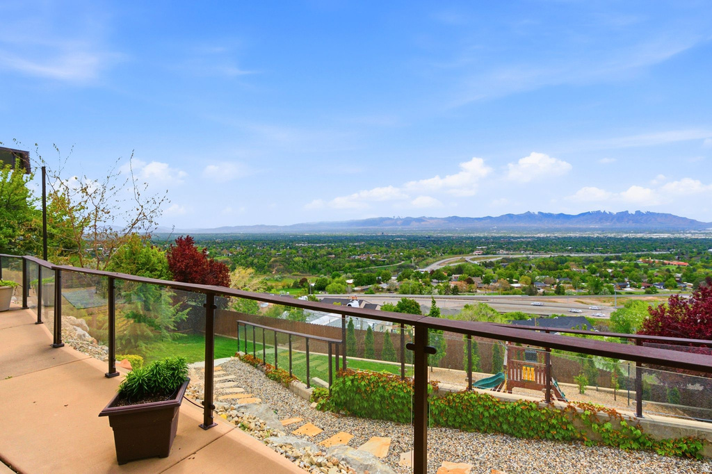 2466 S PROMONTORY DR Salt Lake City, UT 84109