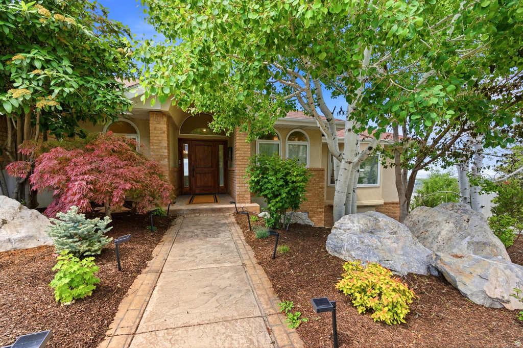 2466 S PROMONTORY DR Salt Lake City, UT 84109