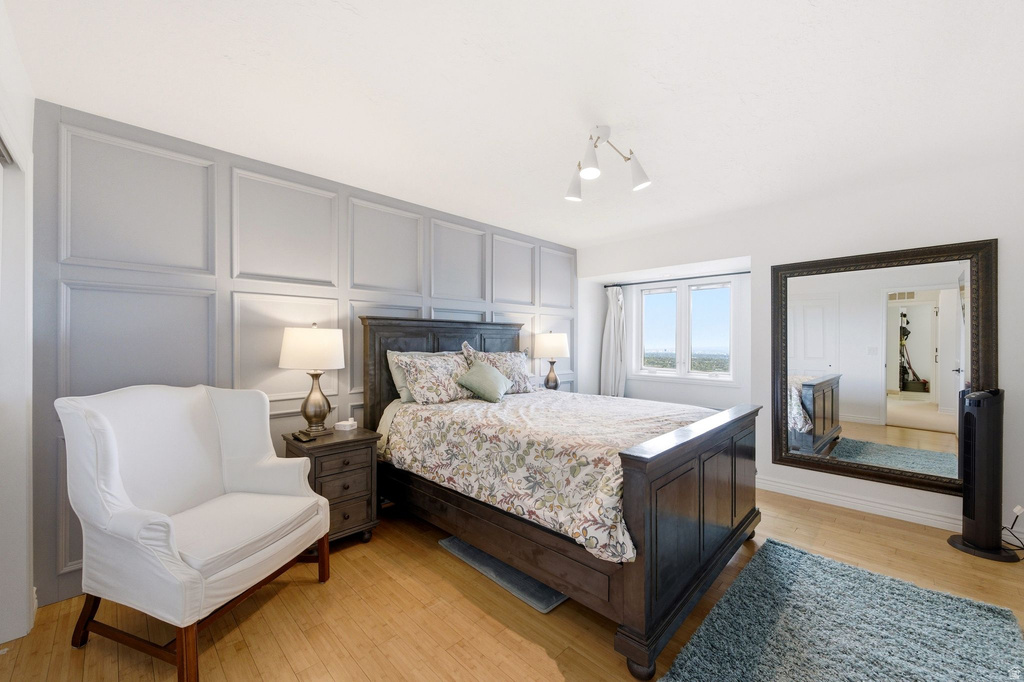 2466 S PROMONTORY DR Salt Lake City, UT 84109