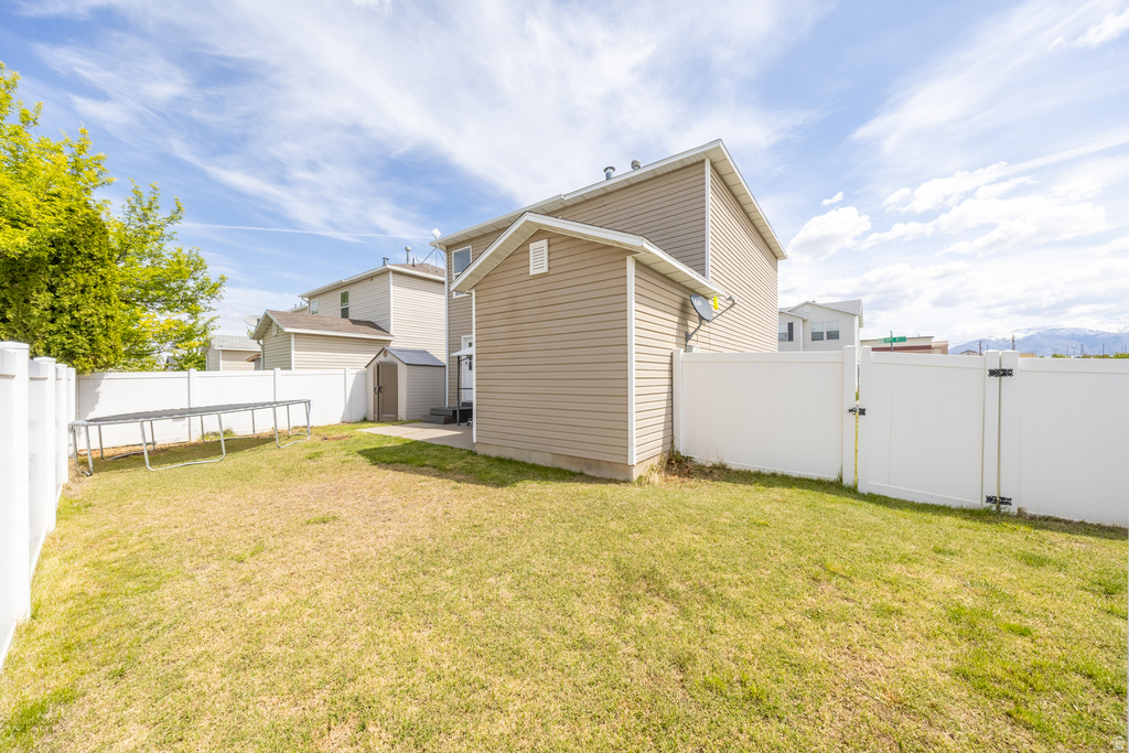2011 N 2095 W Clinton, UT 84015