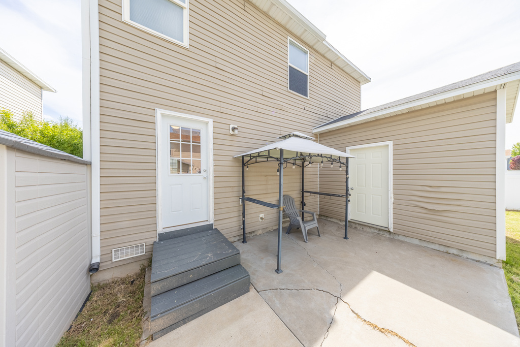 2011 N 2095 W Clinton, UT 84015