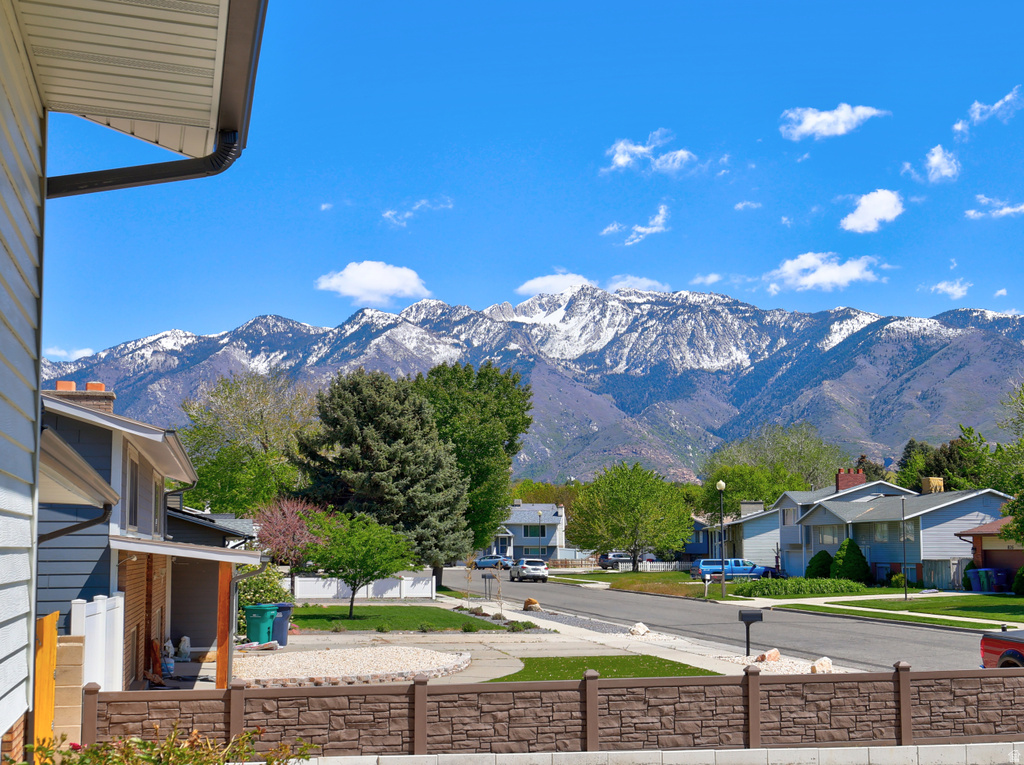 807 E DUSTY ROCK CIR Sandy, UT 84094