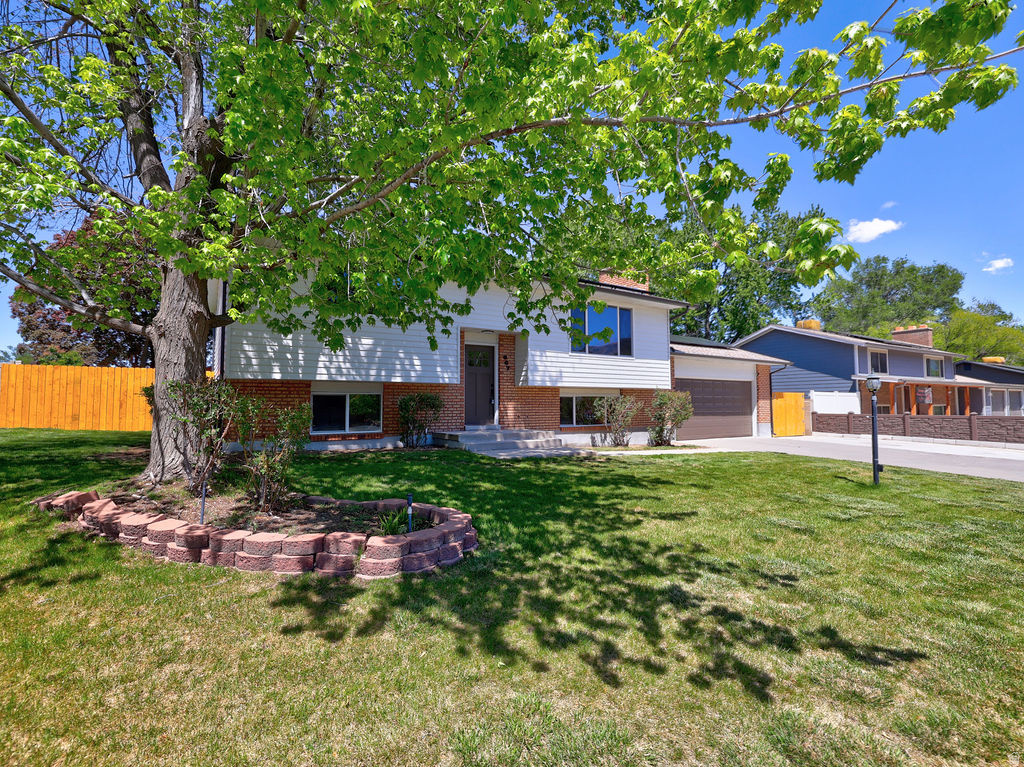 807 E DUSTY ROCK CIR Sandy, UT 84094