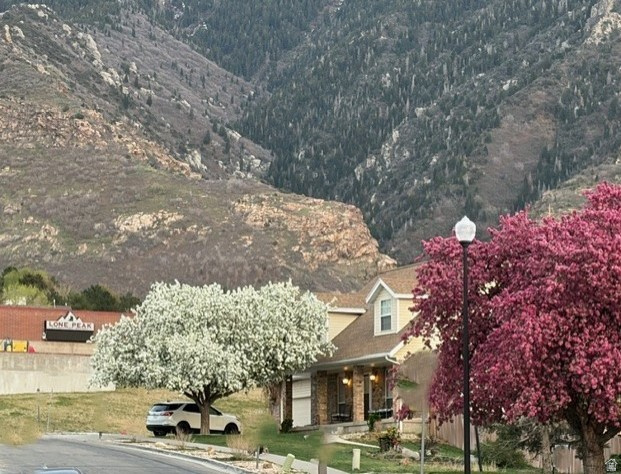 2212 E HIGH MESA DR Sandy, UT 84092