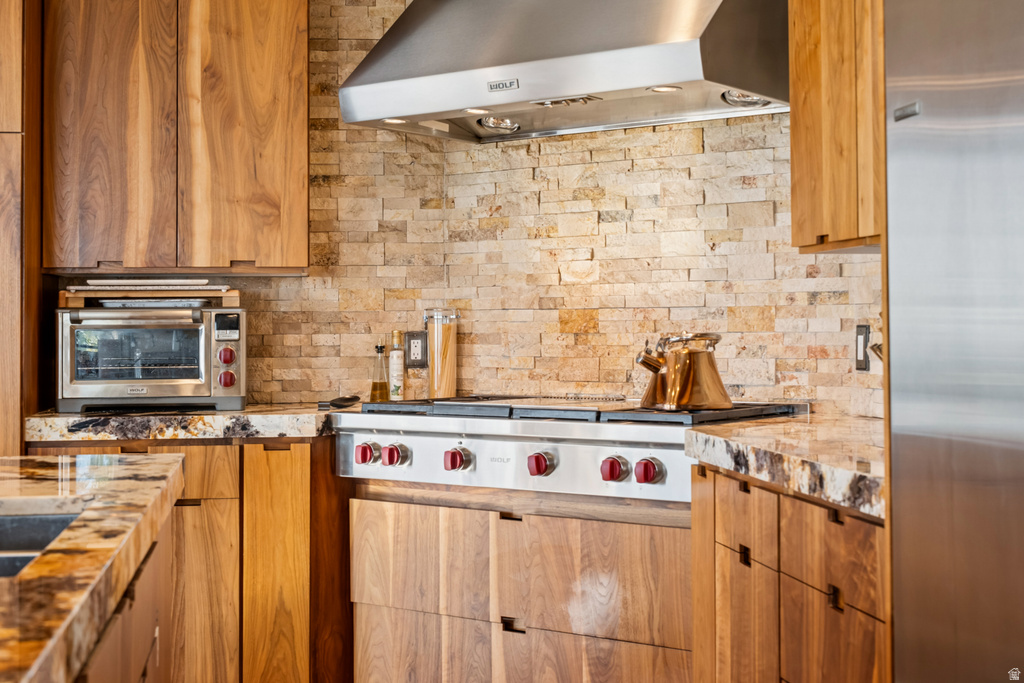 941 N SANDHURST DR Salt Lake City, UT 84103