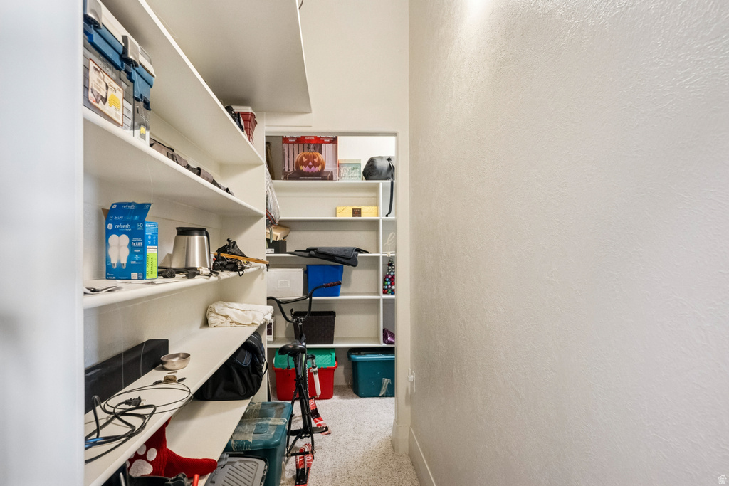 941 N SANDHURST DR Salt Lake City, UT 84103