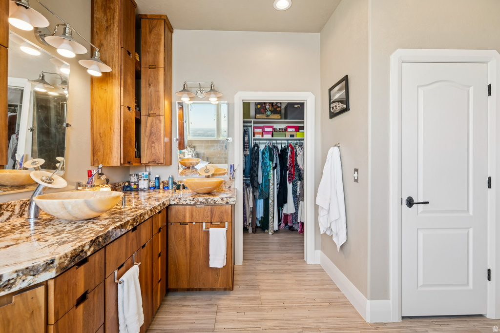 941 N SANDHURST DR Salt Lake City, UT 84103