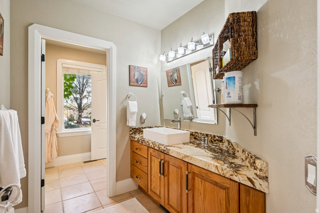 941 N SANDHURST DR Salt Lake City, UT 84103