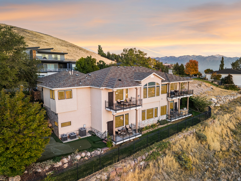 941 N SANDHURST DR Salt Lake City, UT 84103