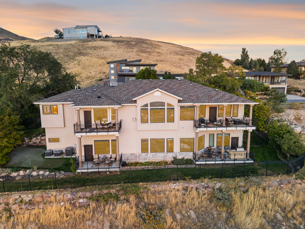 941 N SANDHURST DR Salt Lake City, UT 84103