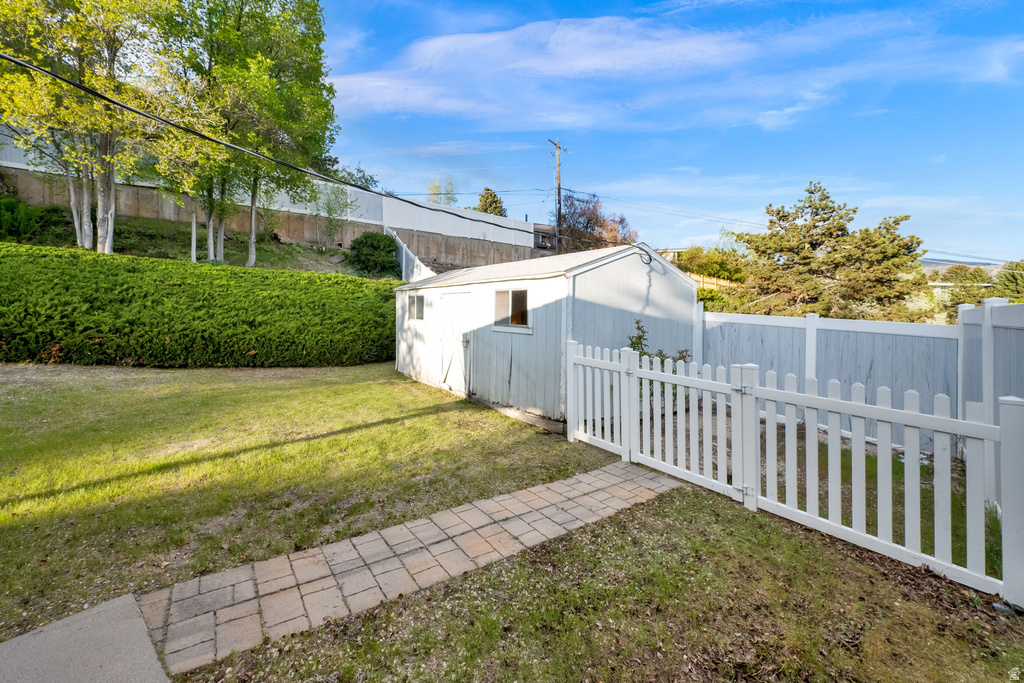 551 E NORTH HILLS DR Salt Lake City, UT 84103
