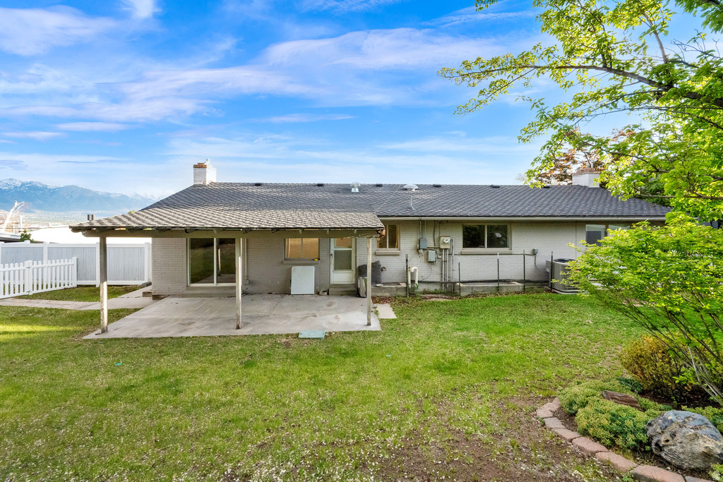 551 E NORTH HILLS DR Salt Lake City, UT 84103