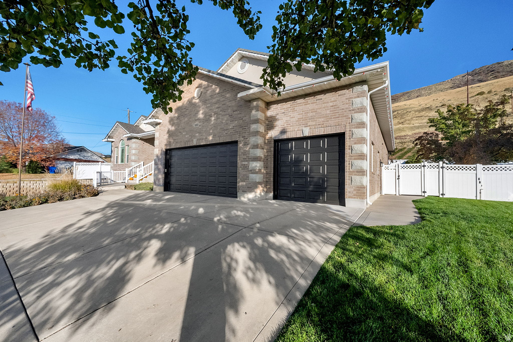 2051 S ESKELSEN LN Perry, UT 84302