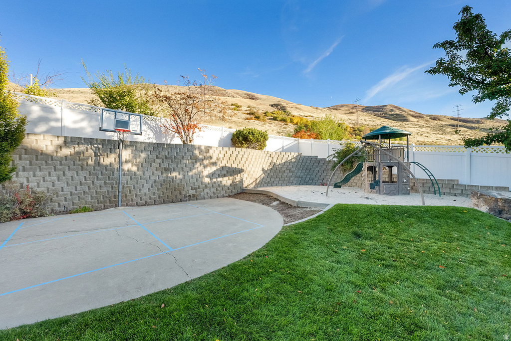 2051 S ESKELSEN LN Perry, UT 84302
