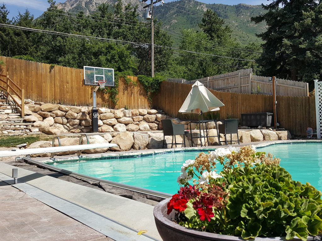 4655 S DEERCREEK RD Salt Lake City, UT 84124