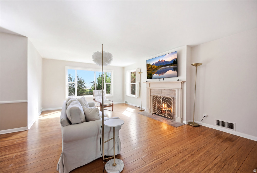 2484 E SKYLINE DR Salt Lake City, UT 84108