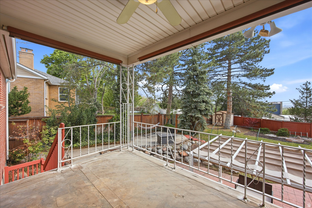 2484 E SKYLINE DR Salt Lake City, UT 84108