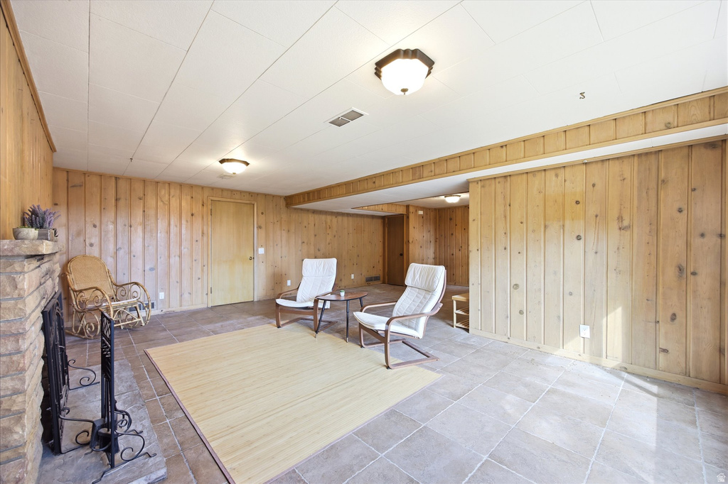 2484 E SKYLINE DR Salt Lake City, UT 84108